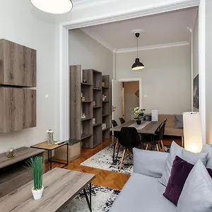 Διαμέρισμα C.4 Red Rose #colony_central_apartment, Θεσσαλονίκη